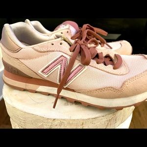 New Balance soft pink tennis shoes